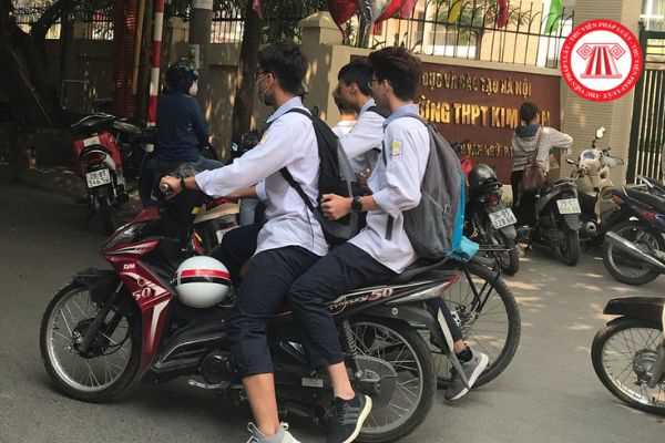 Bao nhieu tuoi duoc di xe may - 4