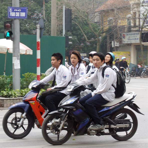 Bao nhieu tuoi duoc di xe may - 3
