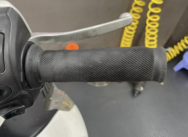 Bao tay xe may chay den khi nao thi can phai thay the - 6