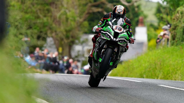 BMW M1000RR Isle Of Man TTWinning duoc ban voi gia hon 3 ty dong co gi dac biet - 3