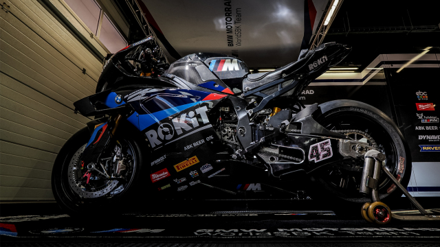 BMW M1000RR ra mat tai An Do voi 2 phien ban gia hon 1 ty dong