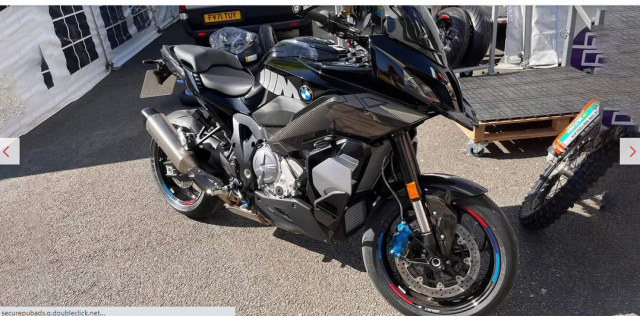 BMW M1000XR lo dien truoc khi ra mat tai Isle of Man TT 2023