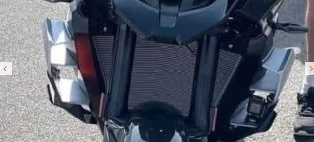 BMW M1000XR lo dien truoc khi ra mat tai Isle of Man TT 2023 - 5