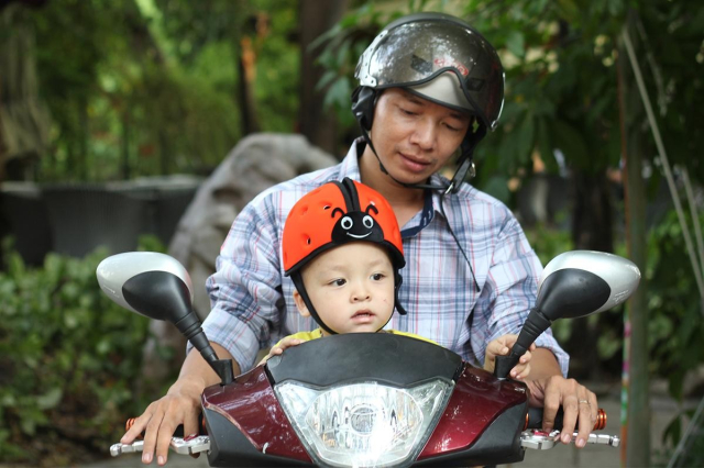 Bo tui bi quyet di xe may khong bi cong an giao thong tuyt coi - 4