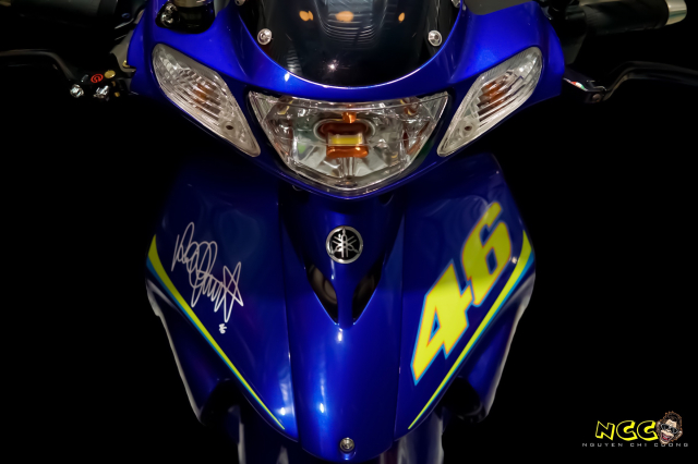 Bom tan Yaz 125 so huu bo ao Valentino Rossi 19 nam tuoi kich doc - 11