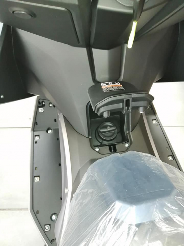 Can canh Defender 125 Mau xe tay ga DOHC hiem co kho tim - 7
