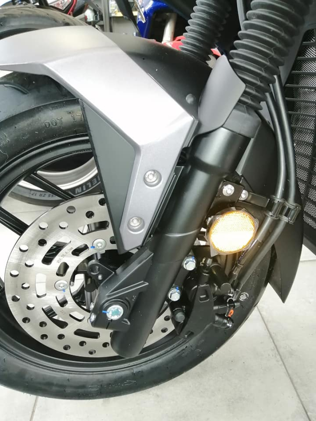 Can canh Defender 125 Mau xe tay ga DOHC hiem co kho tim - 9