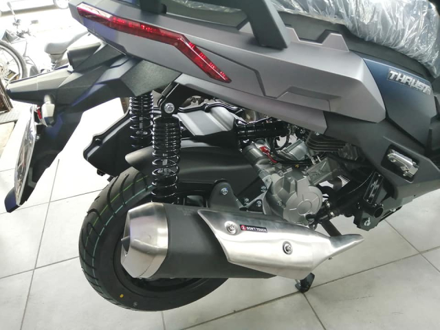 Can canh Defender 125 Mau xe tay ga DOHC hiem co kho tim - 12
