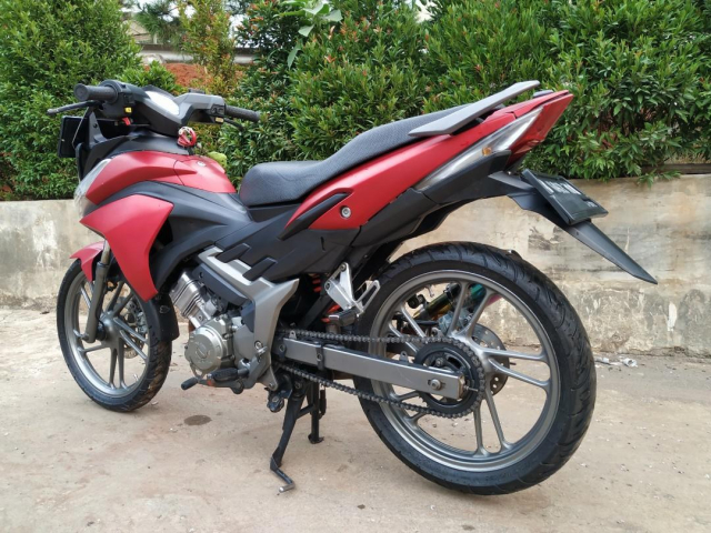 Can canh Honda CS1 hang doc Bieu tuong mot thoi cua lang xe con tay - 7