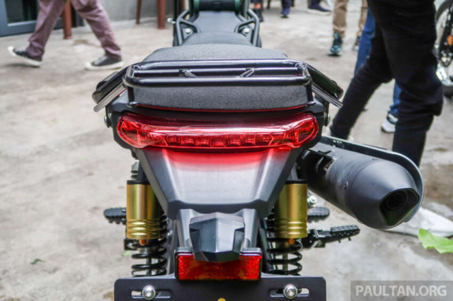 Can canh mau xe so hoan toan moi voi binh xang 85 lit canh tranh voi Honda CT125 va Yamaha PG1 - 14