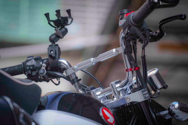 Can canh Monkey 125 do bo gap ngau nhu xe dua MotoGP - 4