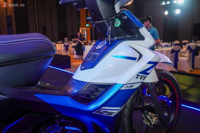 Can canh TVS Rockz 2024 Mau xe con tay hiem hoi o Viet Nam co the vua chay vua nghe nhac - 17