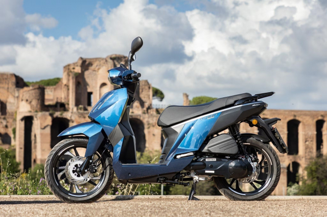 Can canh Tweet 2023 co ngoai hinh doc la hon Honda SH nhung gia chi hon 80 trieu - 14