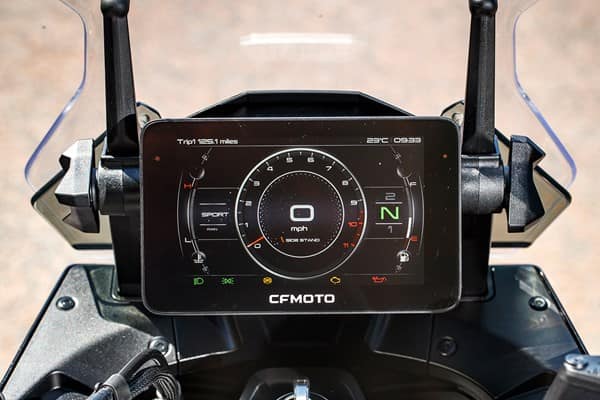 CFmoto 800 MT Touring dang lam mua lam gio o thi truong Chau Au da ve den Viet Nam - 4