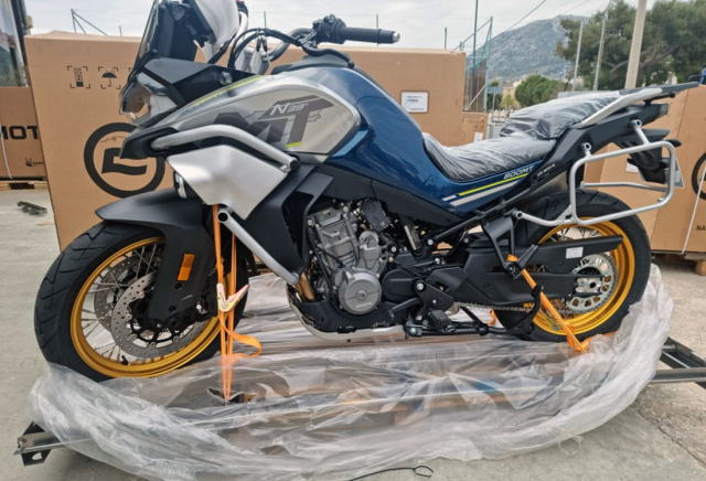 CFmoto 800 MT Touring dang lam mua lam gio o thi truong Chau Au da ve den Viet Nam