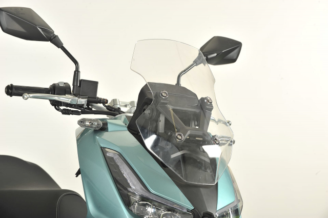 Chi tiet mau tay ga dia hinh moi bi nham lan voi Honda ADV160 - 4