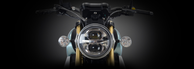 Chi tiet Rockstar 125 ngang ngua XSR 155 ve gia ban va xin so hon ve trang bi - 5