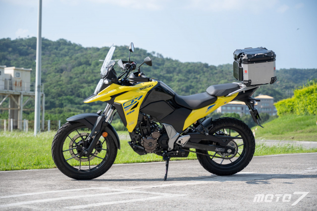 Chi tiet SUZUKI VStrom 250 SX 2023 dung chung dong co Gixxer lam mat bang dau