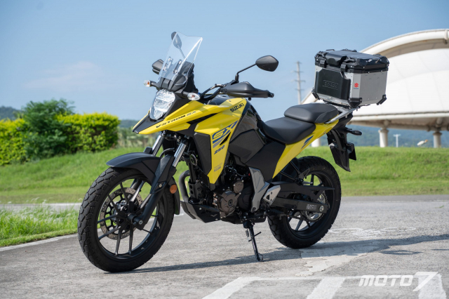 Chi tiet SUZUKI VStrom 250 SX 2023 dung chung dong co Gixxer lam mat bang dau - 3