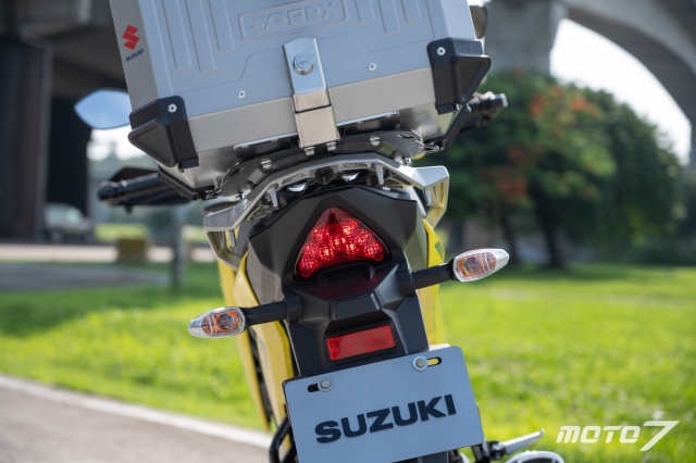 Chi tiet SUZUKI VStrom 250 SX 2023 dung chung dong co Gixxer lam mat bang dau - 13
