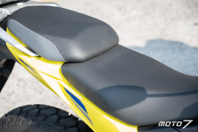 Chi tiet SUZUKI VStrom 250 SX 2023 dung chung dong co Gixxer lam mat bang dau - 15