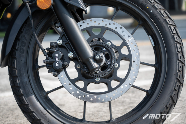 Chi tiet SUZUKI VStrom 250 SX 2023 dung chung dong co Gixxer lam mat bang dau - 26