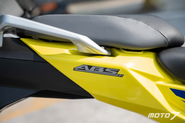 Chi tiet SUZUKI VStrom 250 SX 2023 dung chung dong co Gixxer lam mat bang dau - 27