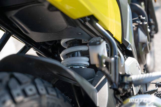 Chi tiet SUZUKI VStrom 250 SX 2023 dung chung dong co Gixxer lam mat bang dau - 29