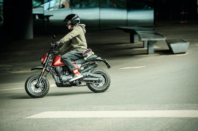 Crossfire 125 XS gay chu y voi he thong thang kich doc trong lang Minibike - 11