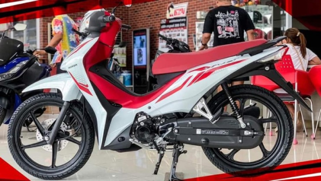 Cung la Honda Wave hai mau xe duoi day lai co net khac biet - 3