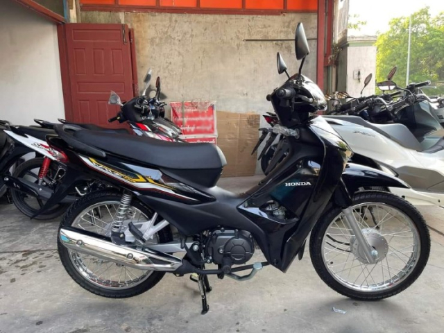 Cung la Honda Wave hai mau xe duoi day lai co net khac biet - 7