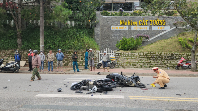 Da Lat 2 xe may va cham voi nhau thanh nien duoi 20 tuoi dang xuat