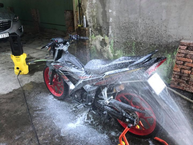 Dau xe may duoi mua va nhung luu y ma ban nhat dinh phai KHAC COT GHI TAM - 6