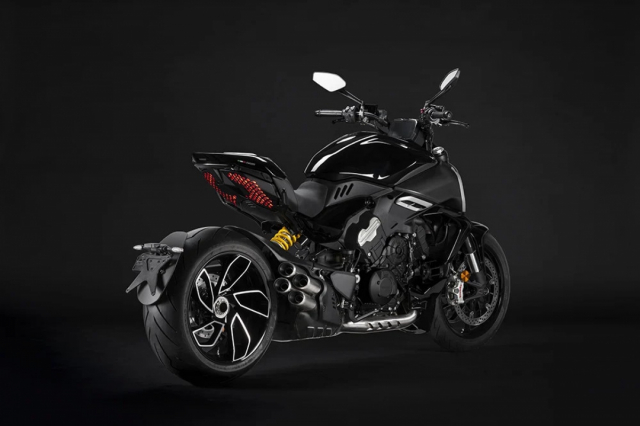 Ducati Diavel V4 ra mat tai thi truong Chau A - 6