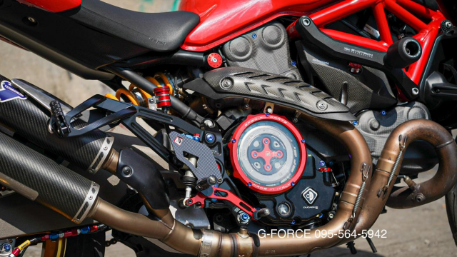 Ducati Monster 821 do hao nhoang voi goi Option dinh dam - 10