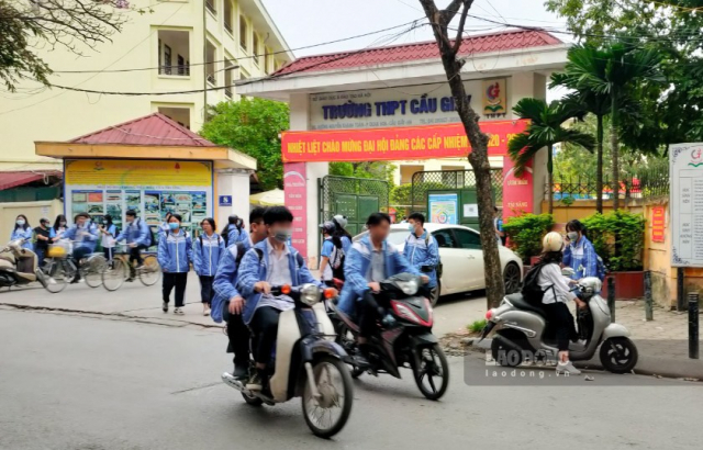Hoc sinh cap 3 co duoc mua xe phan khoi lon khong