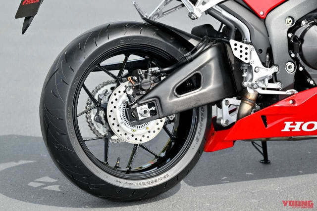 Honda CBR600RR 2024 moi ra mat chi nang cap dong co va giu nguyen thiet ke - 24