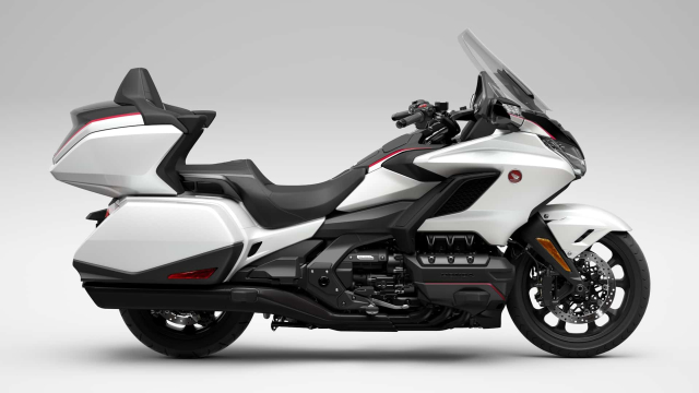  2024 GOLD WING TOUR Redefines Motorcycle Excellence 