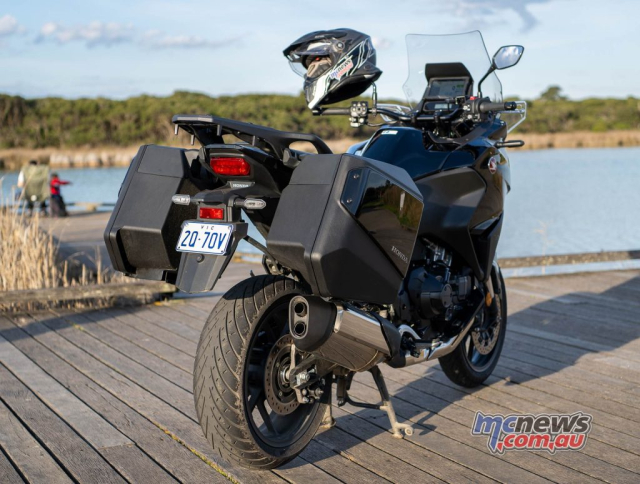 Honda NT1100 se ve Viet Nam trong thang 10 voi gia tu 750 trieu dong - 9