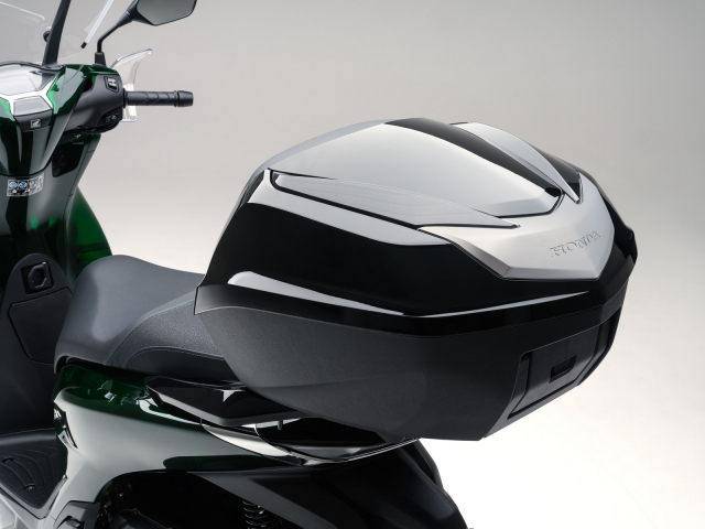 Honda SH 2024 trinh lang phien ban moi gay an tuong voi dan ao xuyen thau - 12