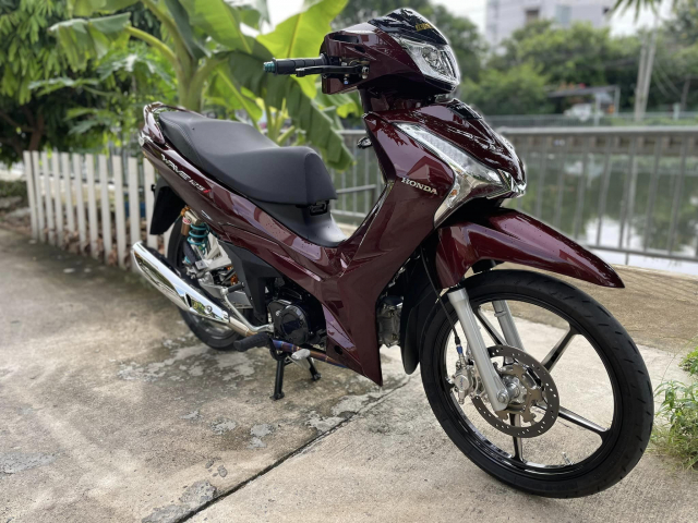 Honda Wave 125 do ly nuoc mia hien dang noi dinh noi dam tren mang xa hoi - 18