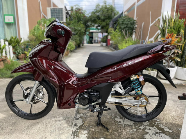 Honda Wave 125 do ly nuoc mia hien dang noi dinh noi dam tren mang xa hoi - 20