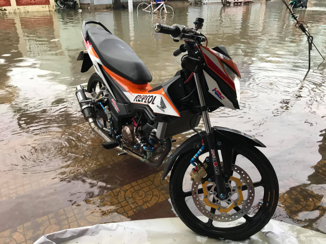 Khi bi ngap nuoc va tat may ngang ban se TON TIEN chi vi co gang DE NO