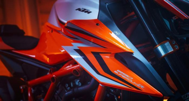 KTM 1390 Super Duke 2024 moi sap ra mat