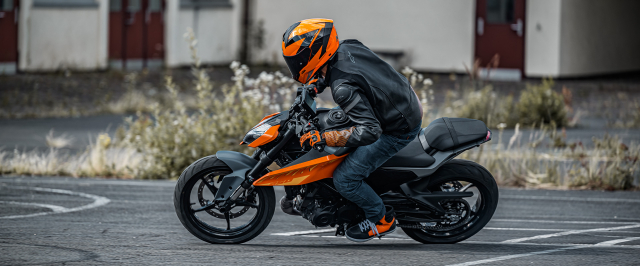 KTM 250 Duke 2024 lo dien mot mau xe hoan toan moi - 10