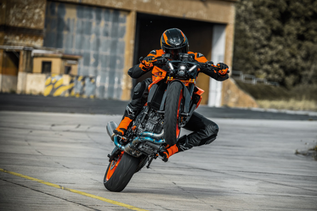 KTM 990 Duke 2024 so huu dien mao hoan toan moi ham ho hon voi biet danh Sniper - 15