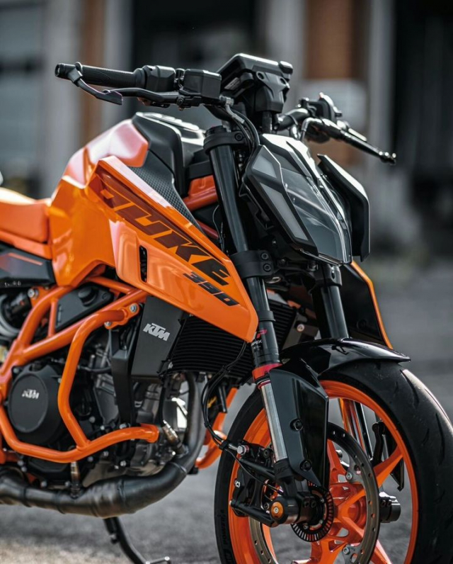 KTM Duke 390 2024 trinh lang duoc nang cap dong co va ngoai hinh moi