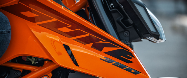 KTM Duke 390 2024 trinh lang duoc nang cap dong co va ngoai hinh moi - 5