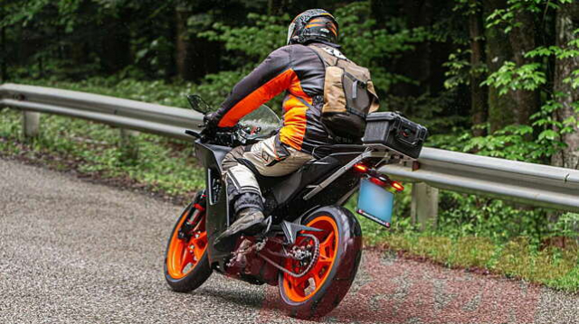 KTM RC 390 2024 lo chi tiet moi khi chay thu - 4