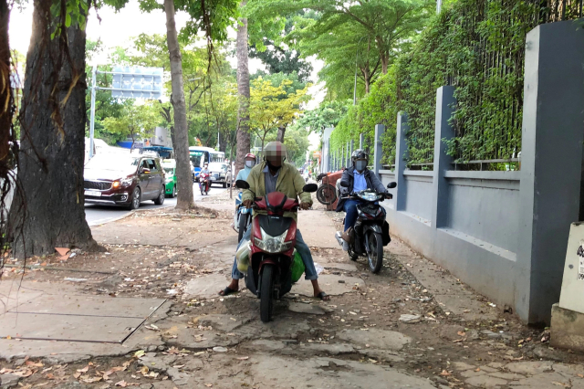 Lieu leo le va luong lach tren via he co phai la giai phap tot khi bi tac duong ket xe - 3